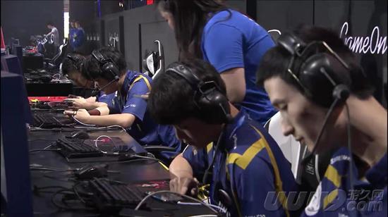 在反击时显 在反击时显