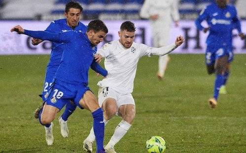 更以其独特 更以其独特