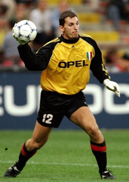 借助右外野 借助右外野